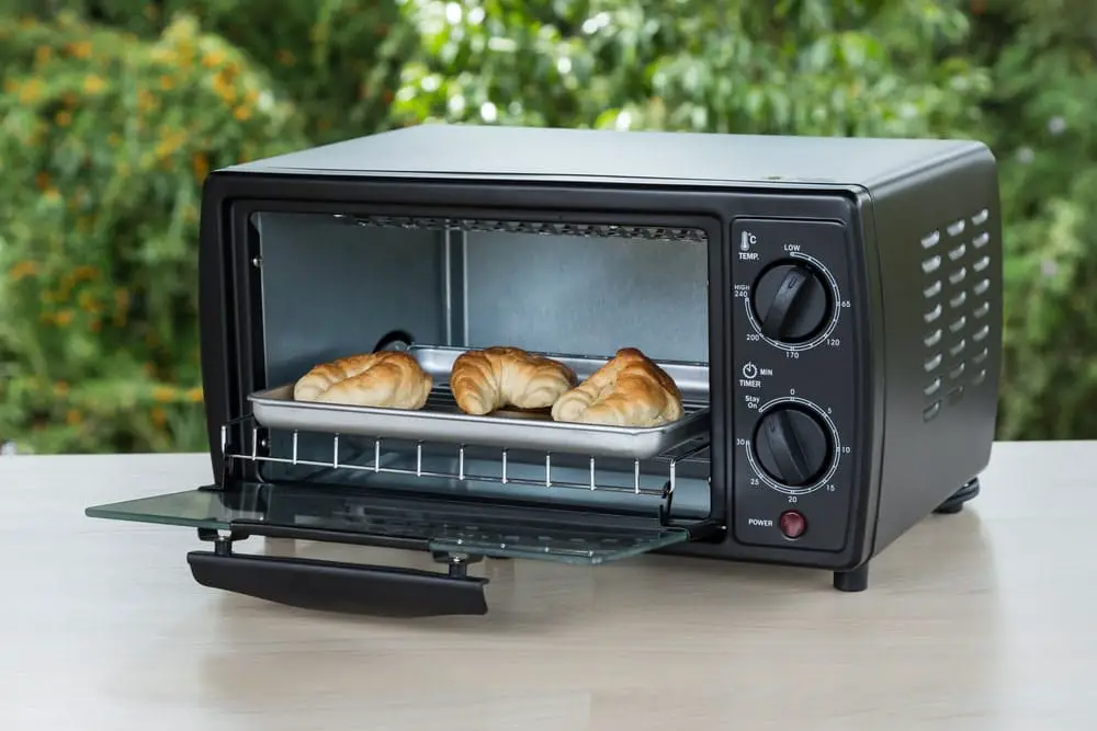 Can You Put Plate in Toaster Oven